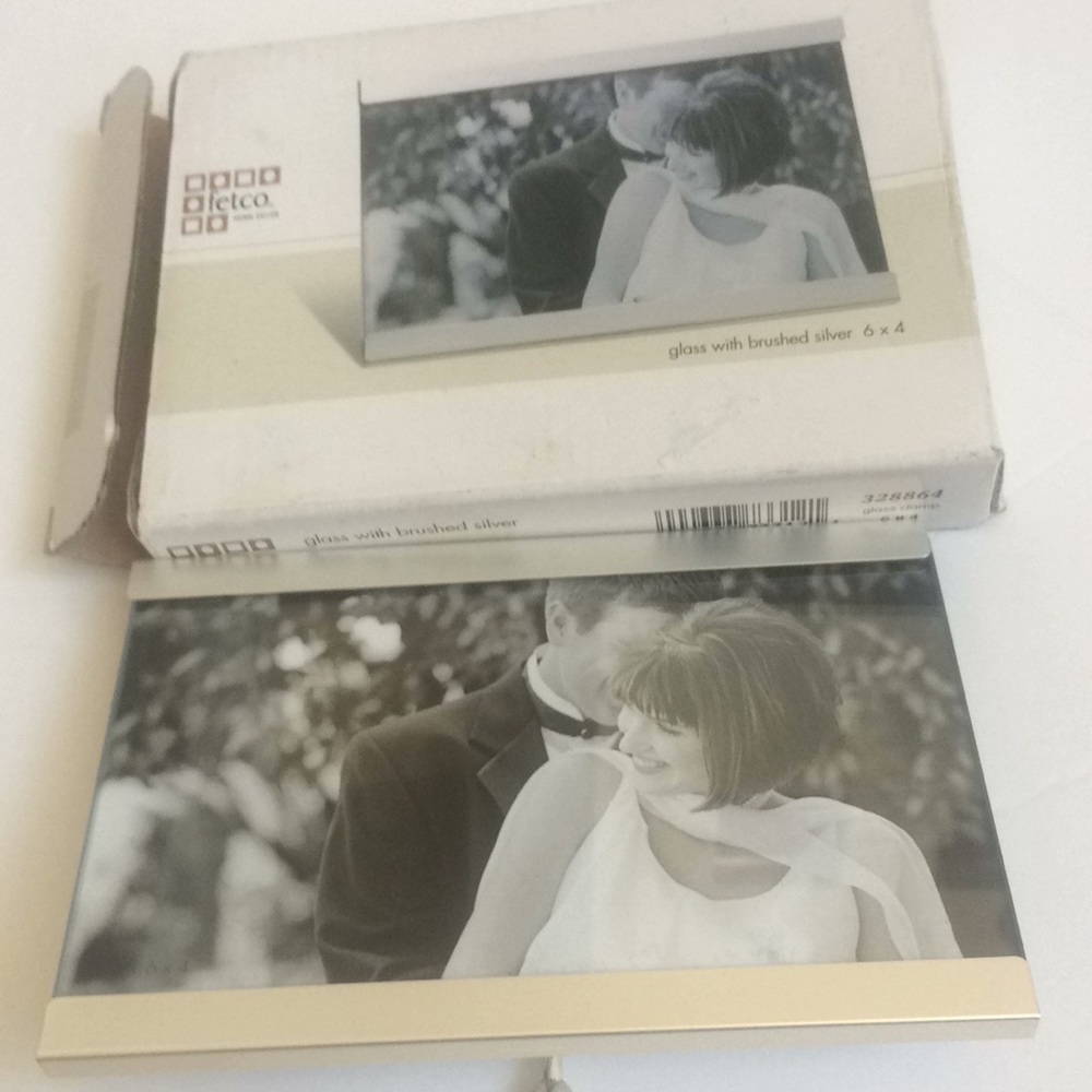 FINAL MARKDOWN Nib fetco Home Decor 6” x 4” Picture Frame